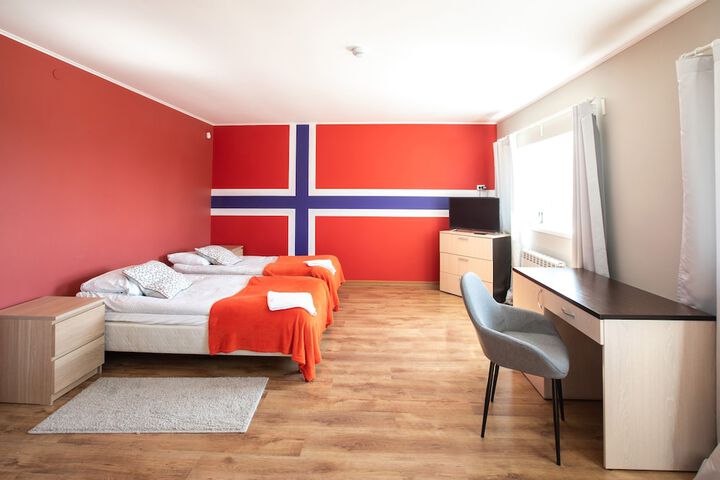 Room 18 of 28