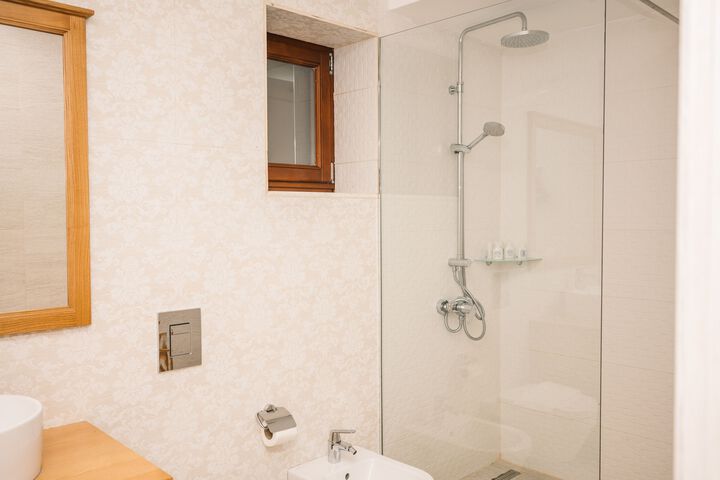 Room 5 of 29