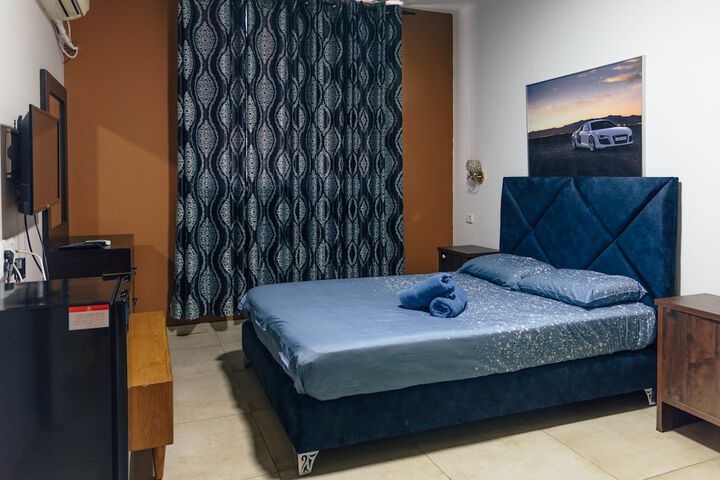 Room 18 of 40
