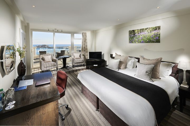 Room 5 of 30