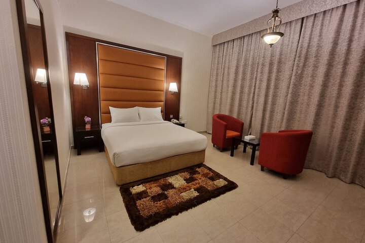 Room 4 of 19