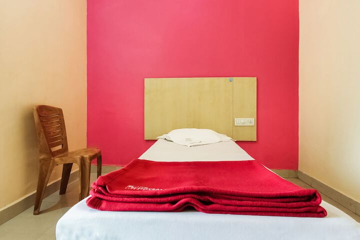 Room 14 of 32
