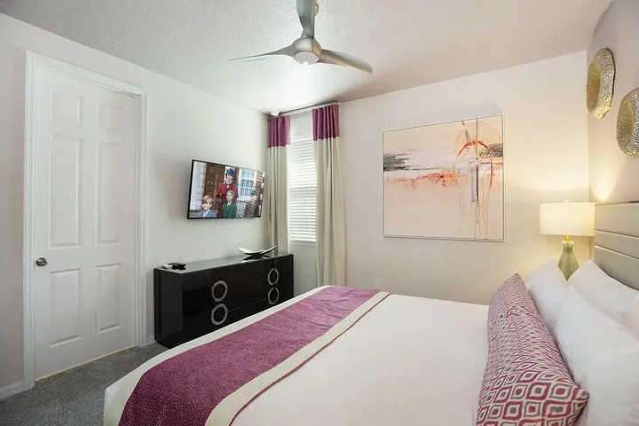Room 5 of 28