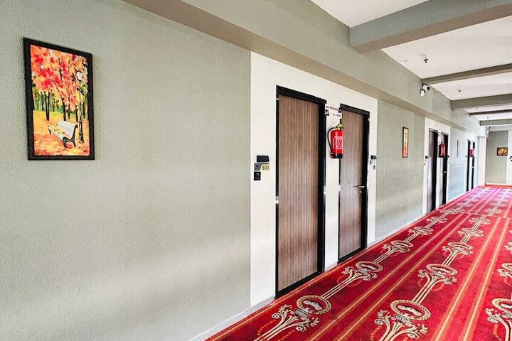 Hotel Interior 10 of 37