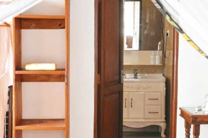 Room 15 of 53