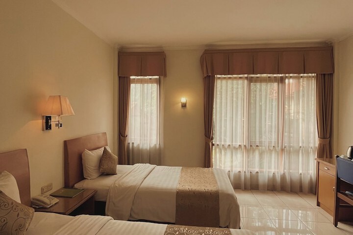 Room 12 of 147