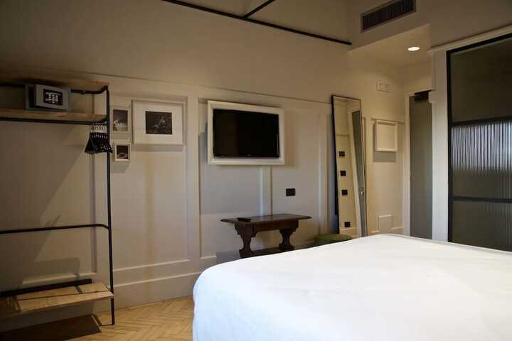 Room 7 of 36