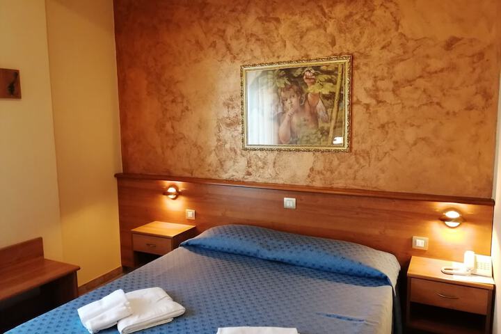 Room 19 of 73