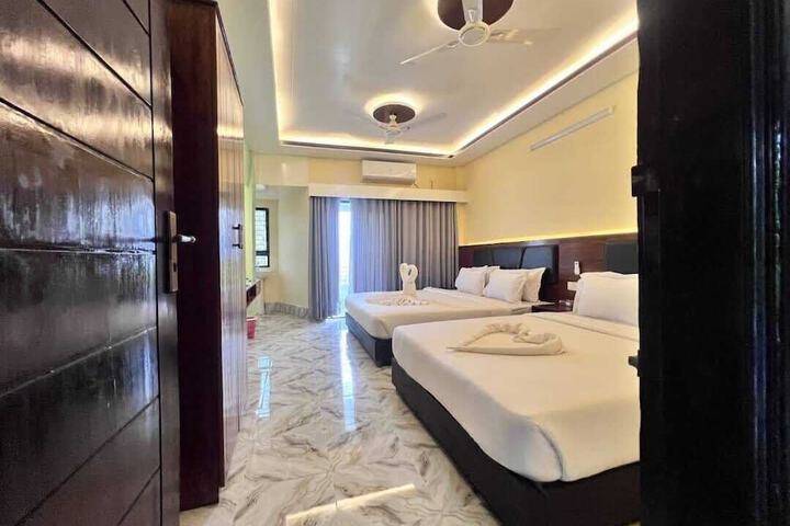 Room 27 of 82