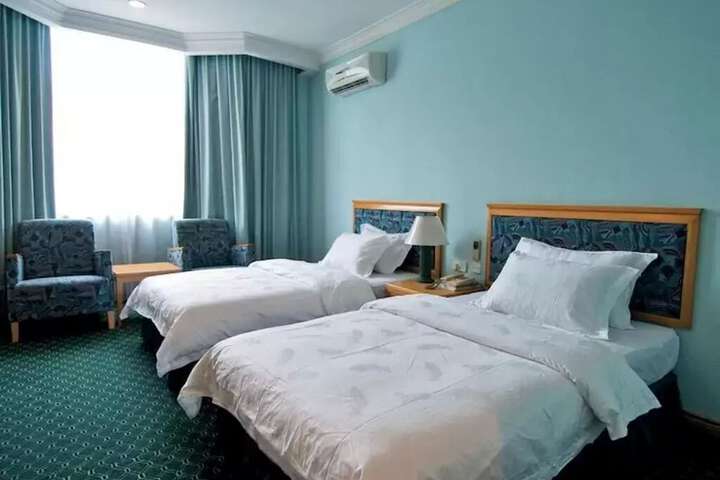 Room 16 of 43