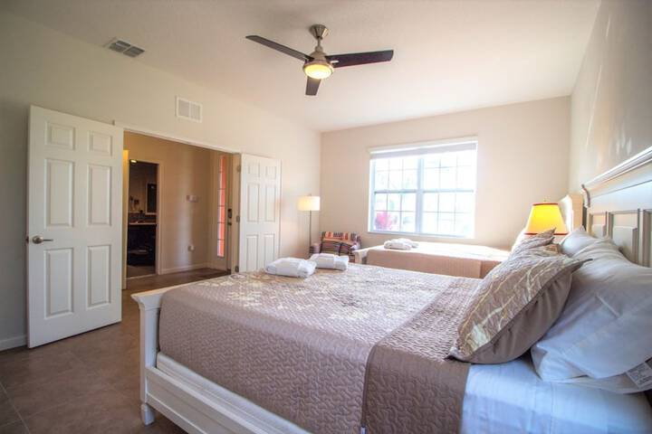 Room 4 of 66