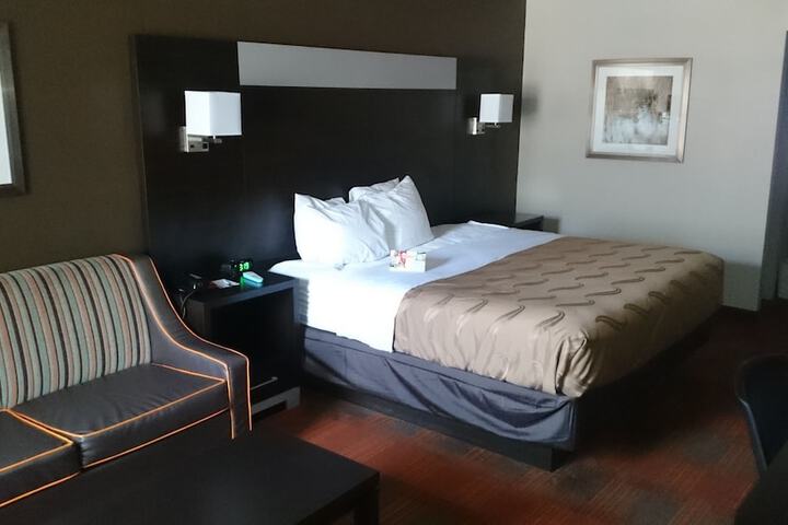 1 King Bed Accessible (7 of 16)