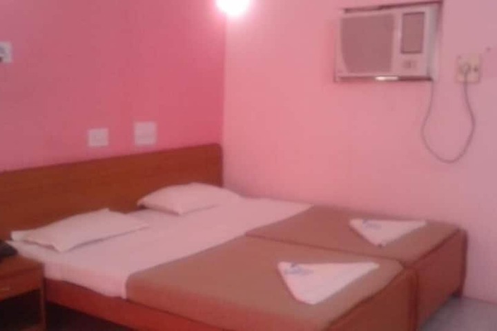 Room 6 of 30