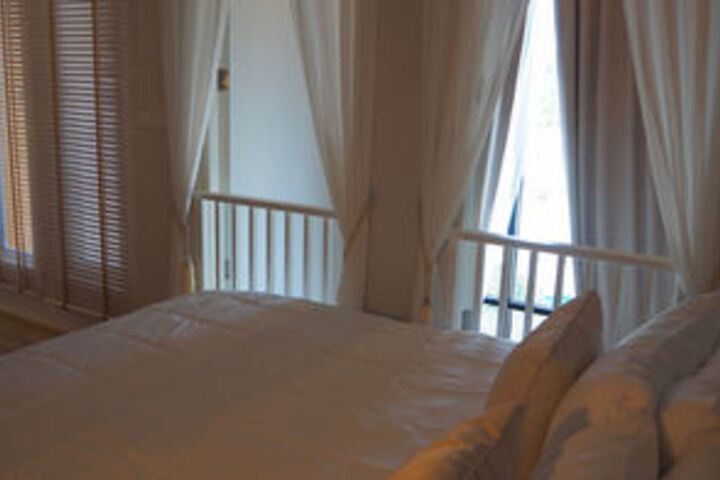 Room 11 of 31