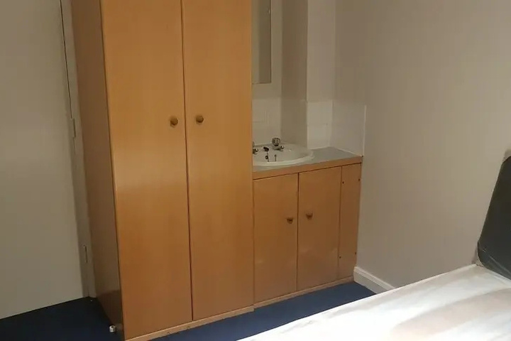 Room 2 of 9