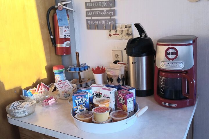Breakfast/Coffee Service 56 of 64