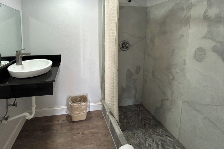 Room 12 of 19