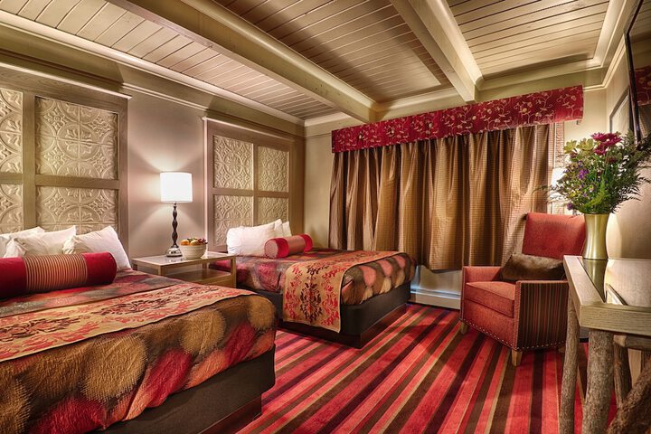 Room 4 of 10