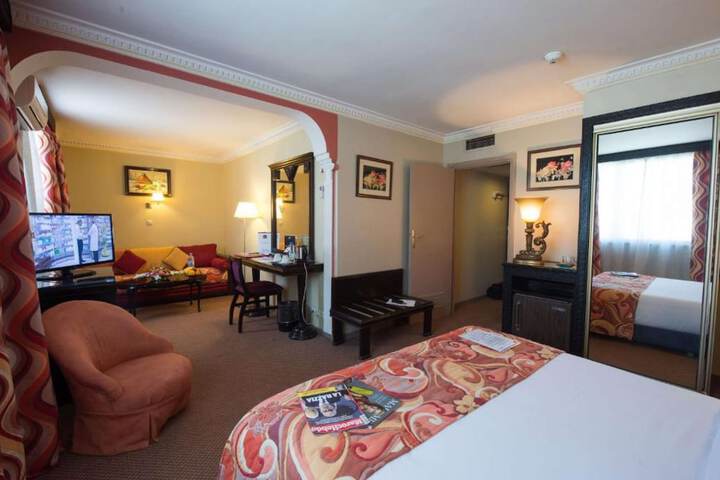 Room 13 of 25