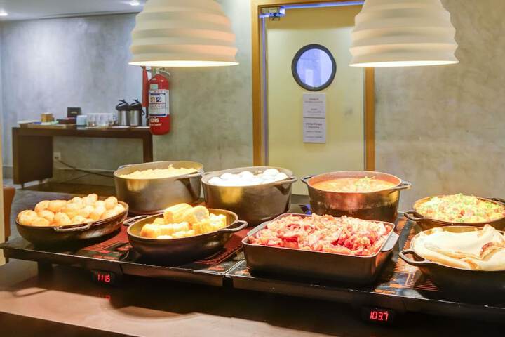 Breakfast/Coffee Service 86 of 201