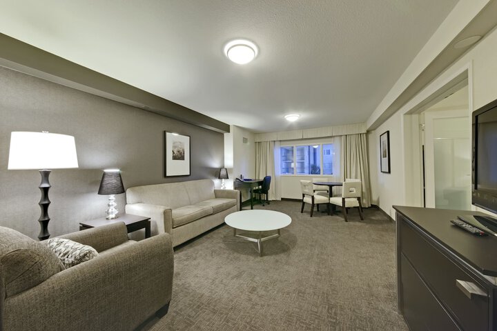 Room 10 of 72