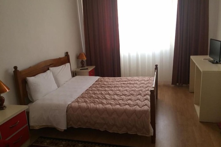 Room 12 of 39