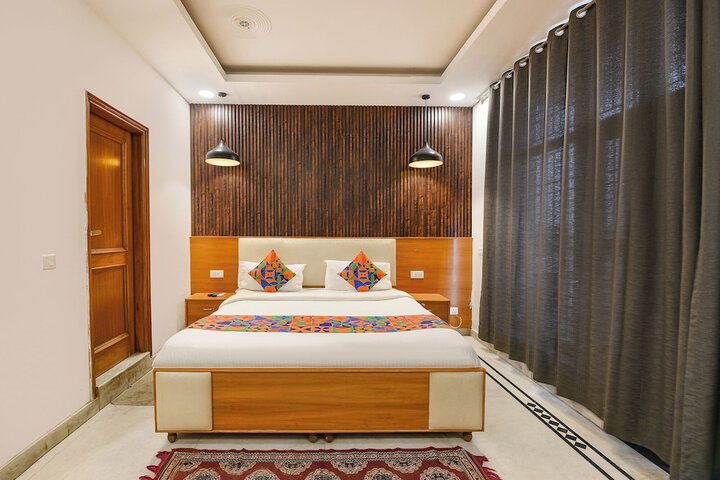 Room 14 of 28