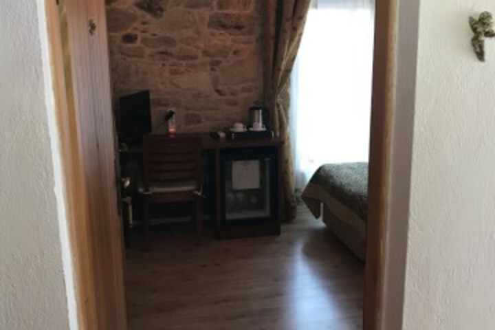 Room 31 of 90