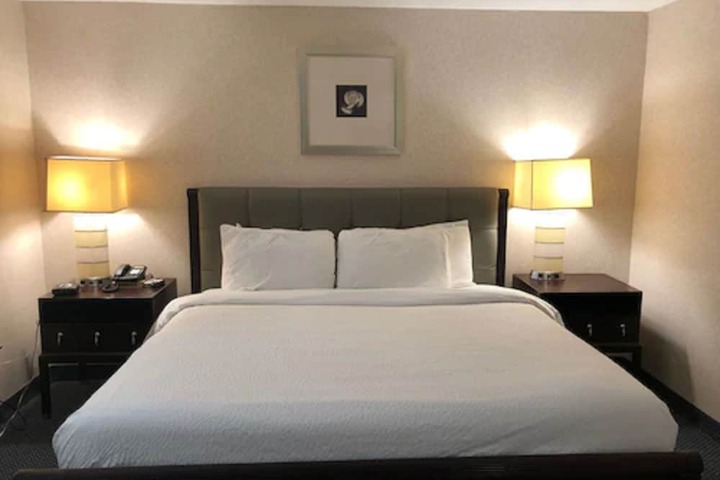 Room 11 of 44