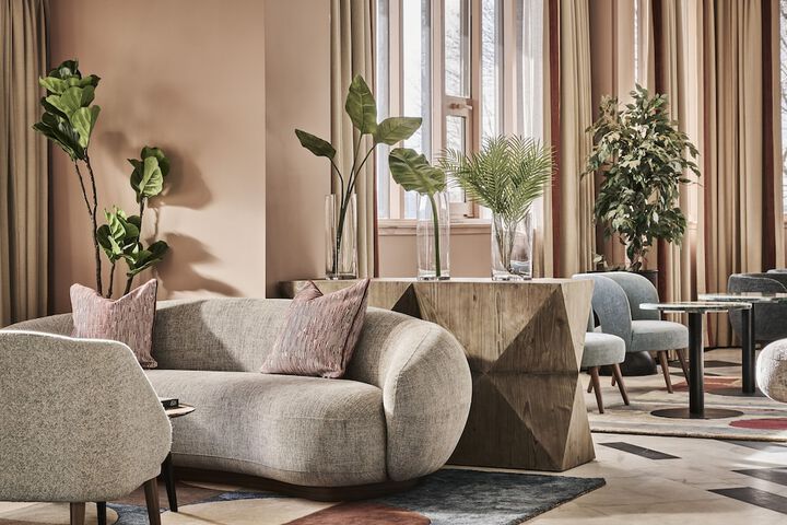 Guest Lobby