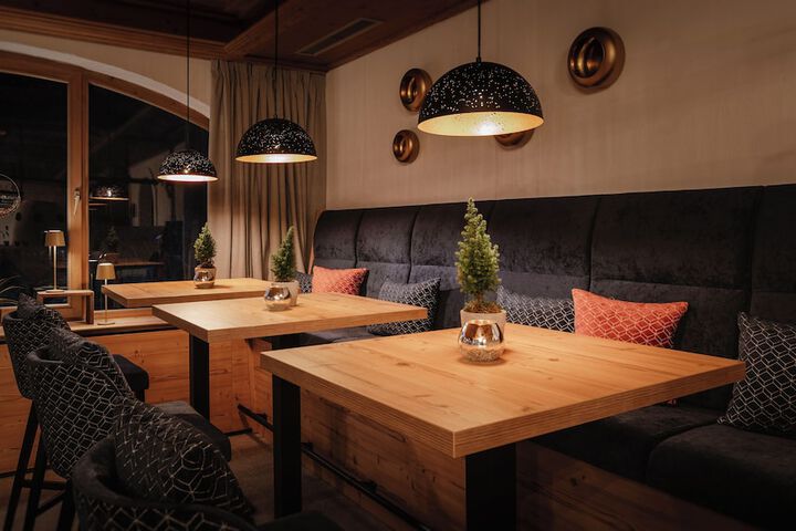 Dining Photos