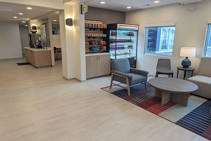 Entrance & Lobby