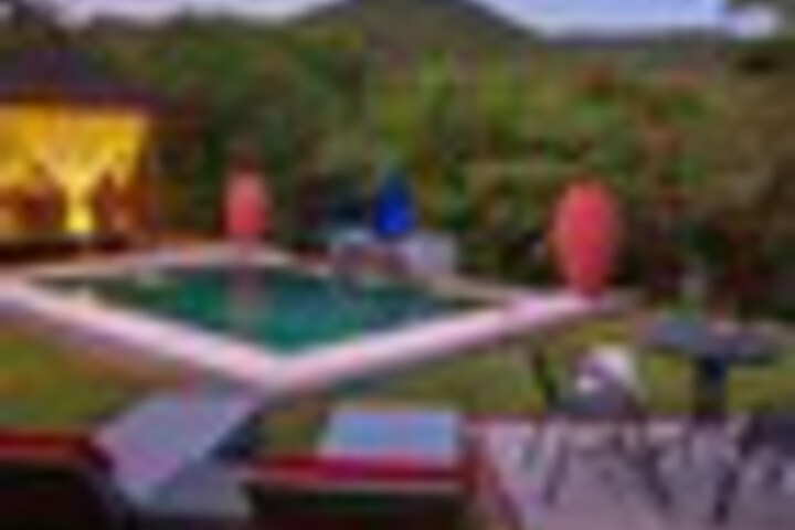 Pool 50 of 162