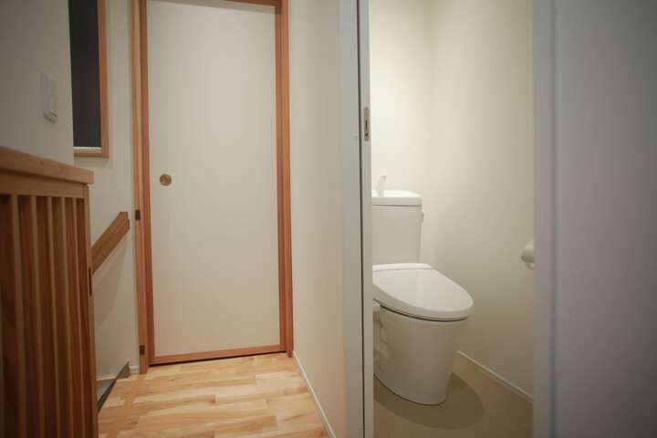 Room 10 of 12