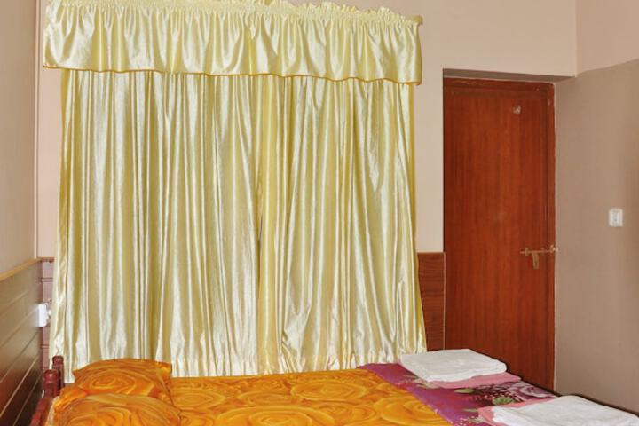 Room 27 of 102