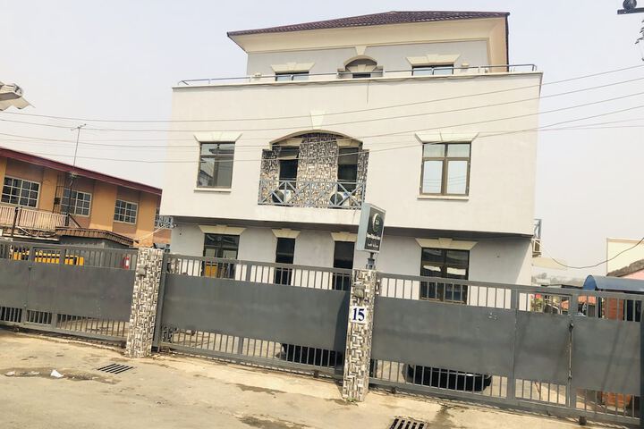 Mayors & Diplomat Suites Opebi