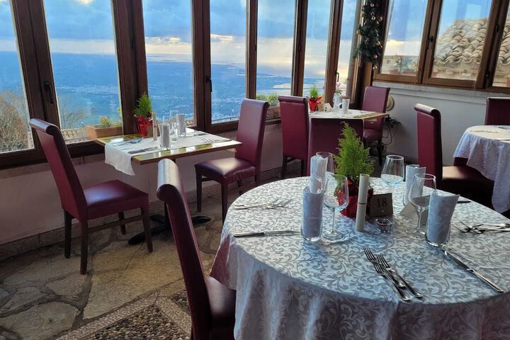 Dining 44 of 67