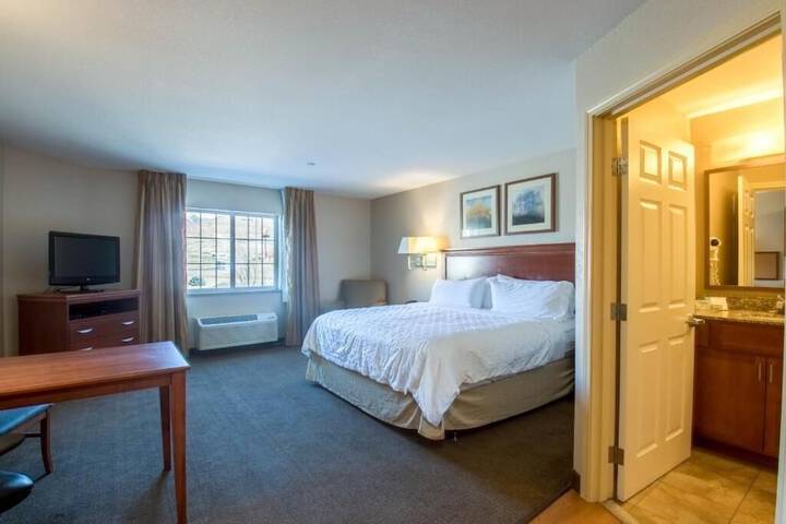 Room 4 of 37