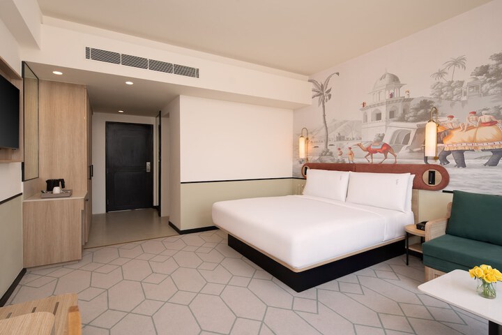 Room 8 of 92