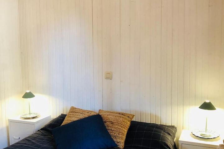 Room 10 of 60