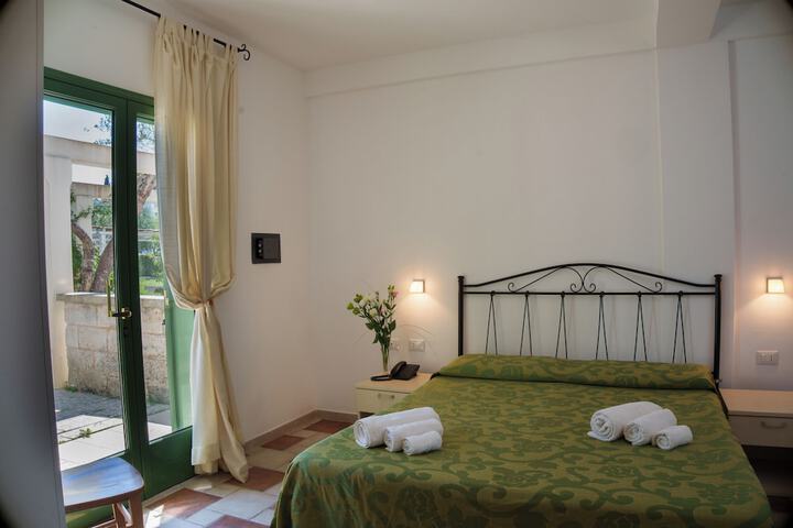 Room 4 of 11