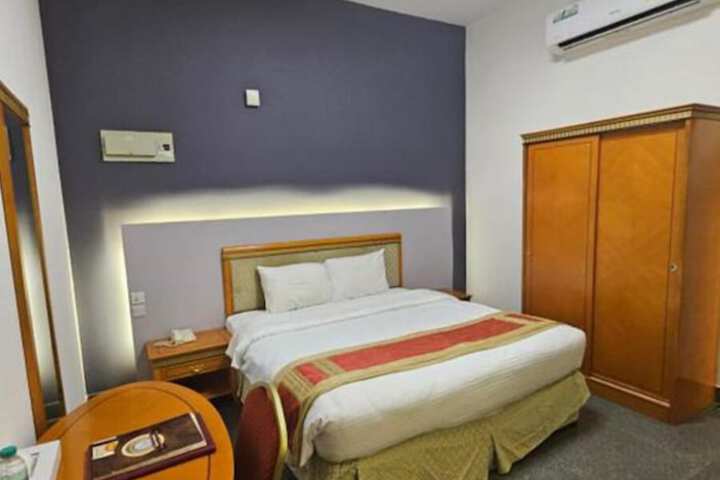 Room 11 of 46