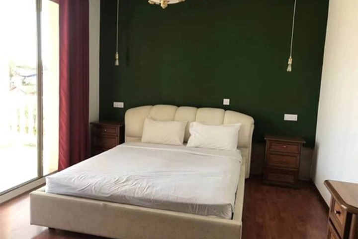 Room 34 of 110