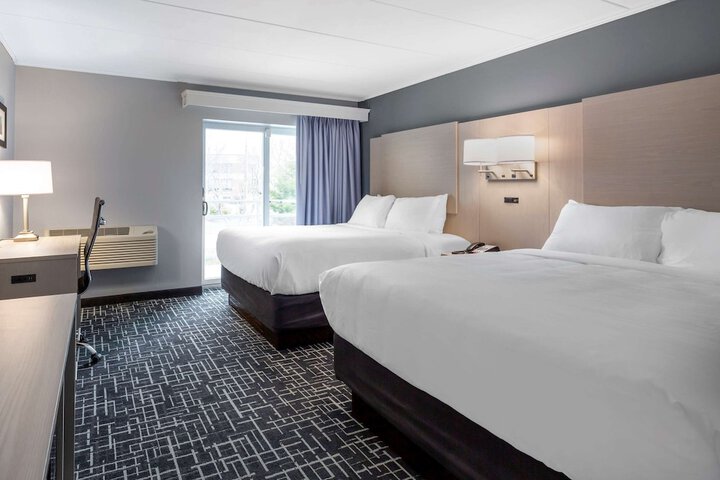 2 Queen Beds (3 of 14)