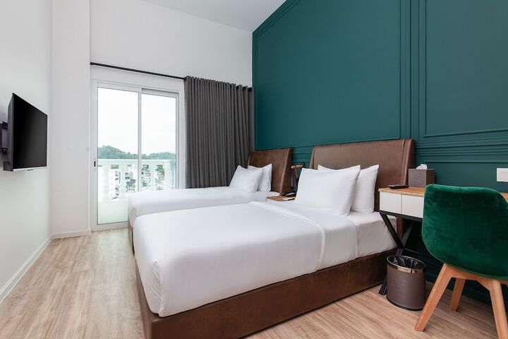 Room 10 of 40