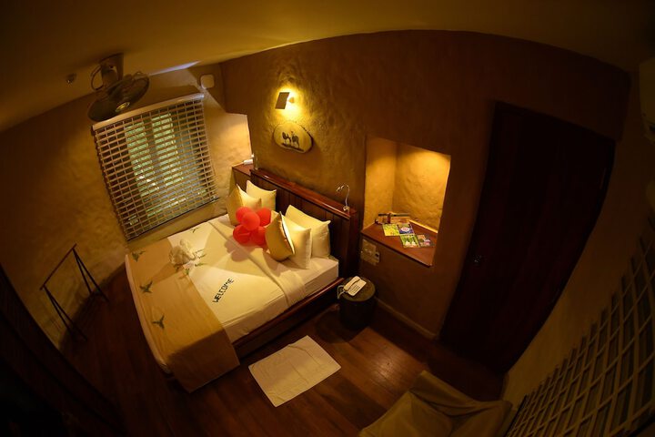 Room 27 of 94