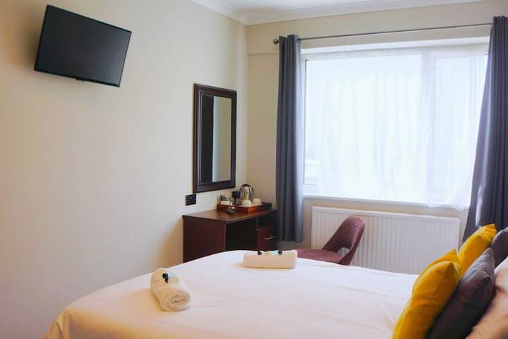Room 115 of 162