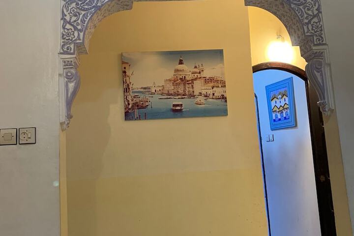 Room 8 of 50
