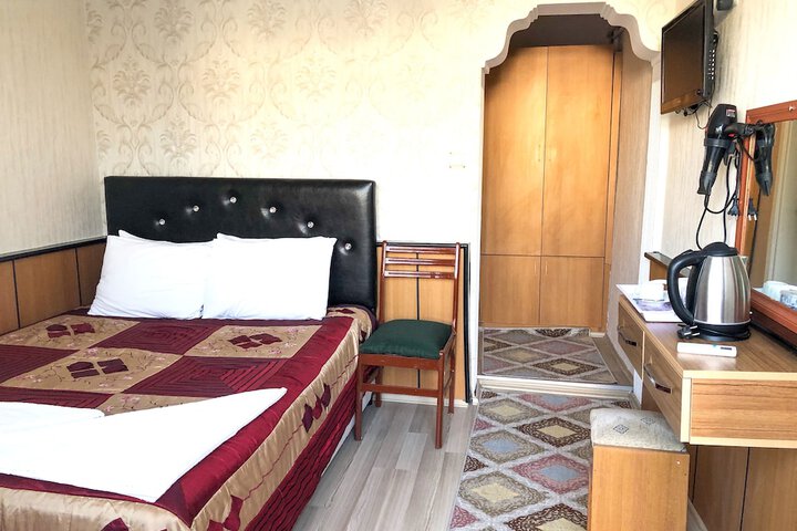Room 16 of 48