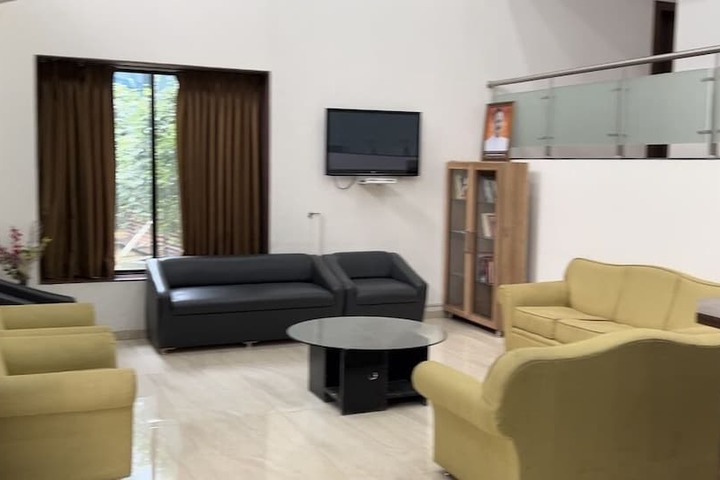 Room 7 of 8